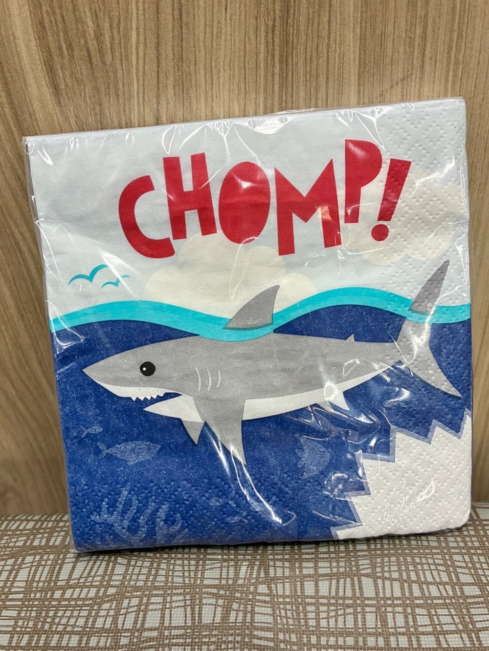 🍭$6 🍭 NEW Shark CHOMP! Paper Napkins 16ct Blue Red 9 4/5” x 9 3/4”